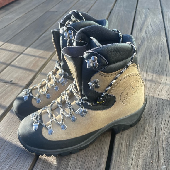 La Sportiva Makalu Mountaineering Boots - Picture 2 of 5